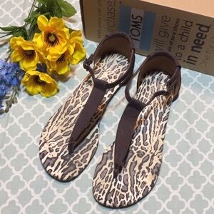 TOMS Leopard Playa Thong Sandals Chocolate Canvas Ocelot 7.5